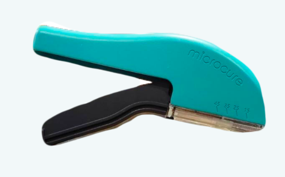 Disposable skin stapler